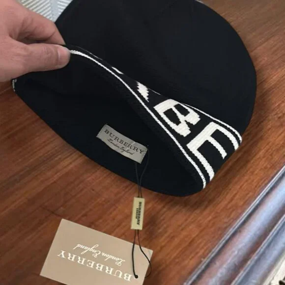 New burberry tan beanie - Picture 2 of 2